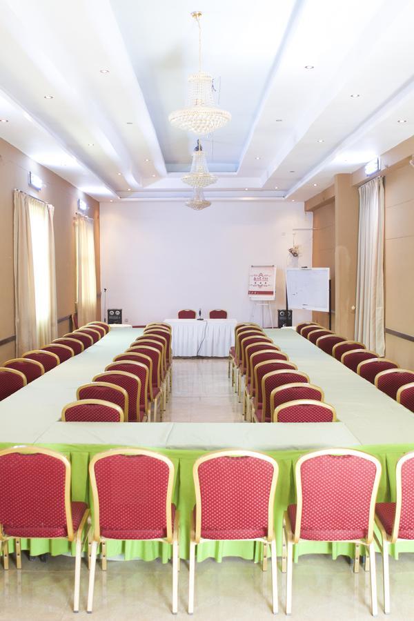 AG Hotel Gondar Bagian luar foto